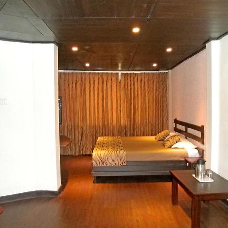 Hotel The Corner Nainital Zimmer foto
